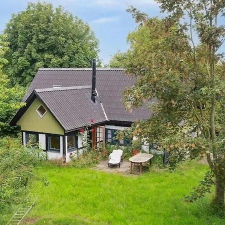 Semesterbostad Quiet Hideaway Surrounded By Nature *